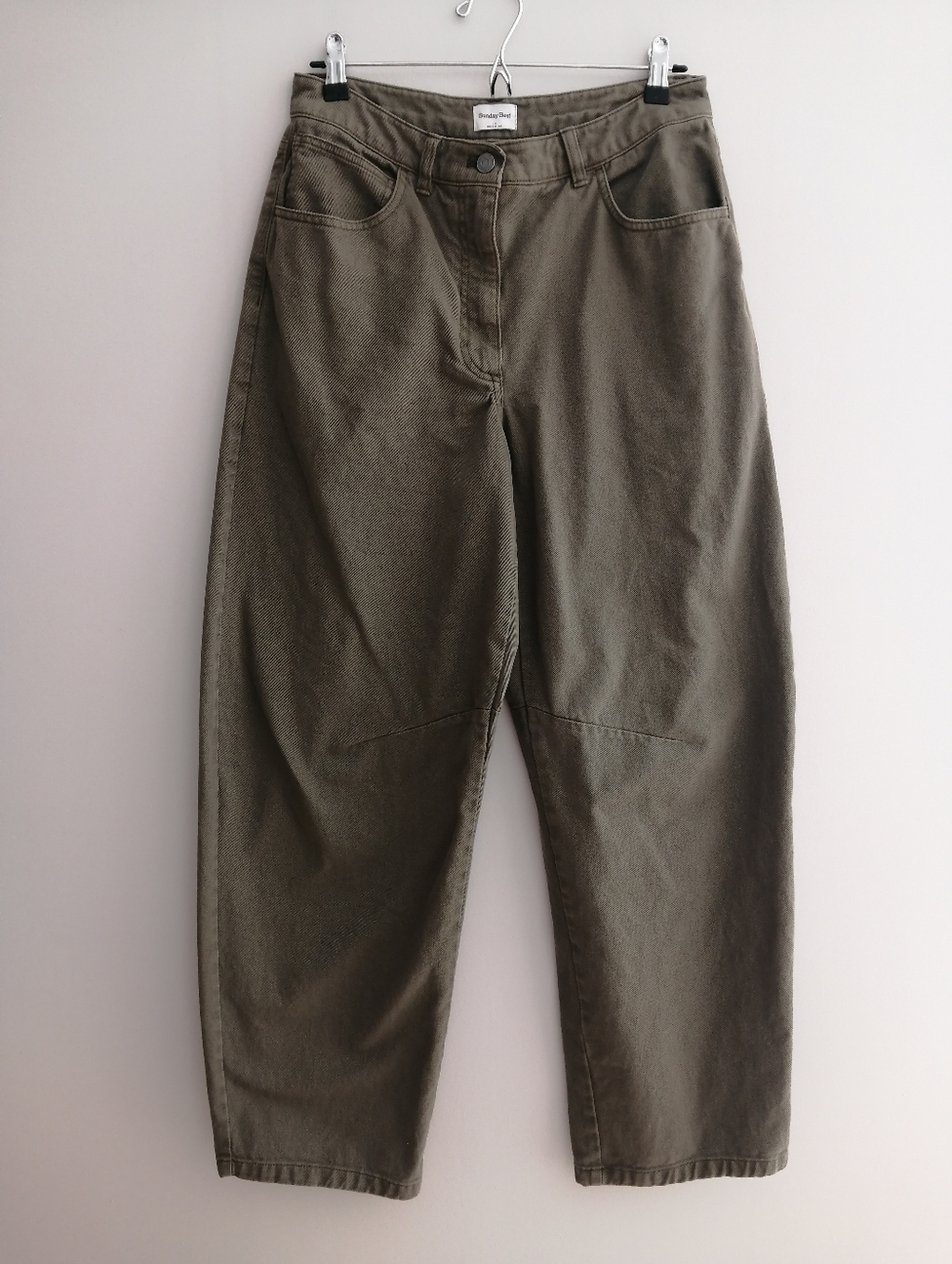 Aritzia Sunday Best Flan Barrel Leg Jeans Olive Green Size 10 - Picture 3 of 16